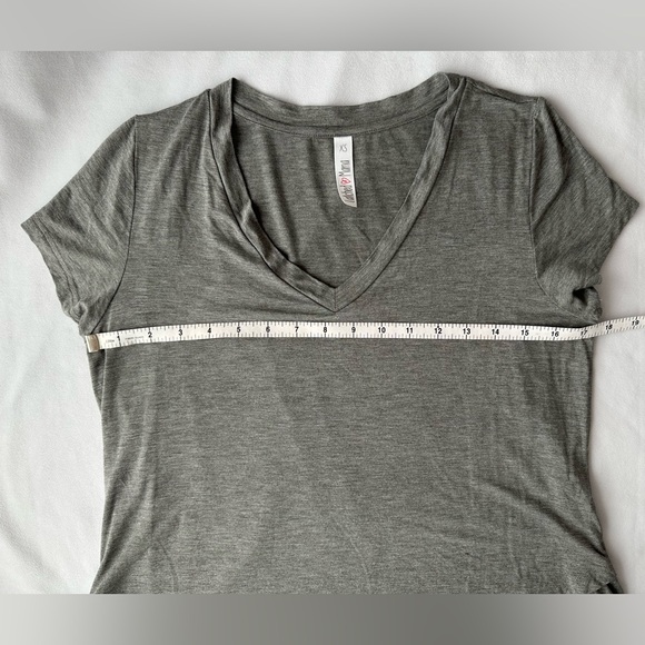Latched Mama V-Neck Boyfriend Nursing Tee - Grey - Size XS - Picture 3 of 5